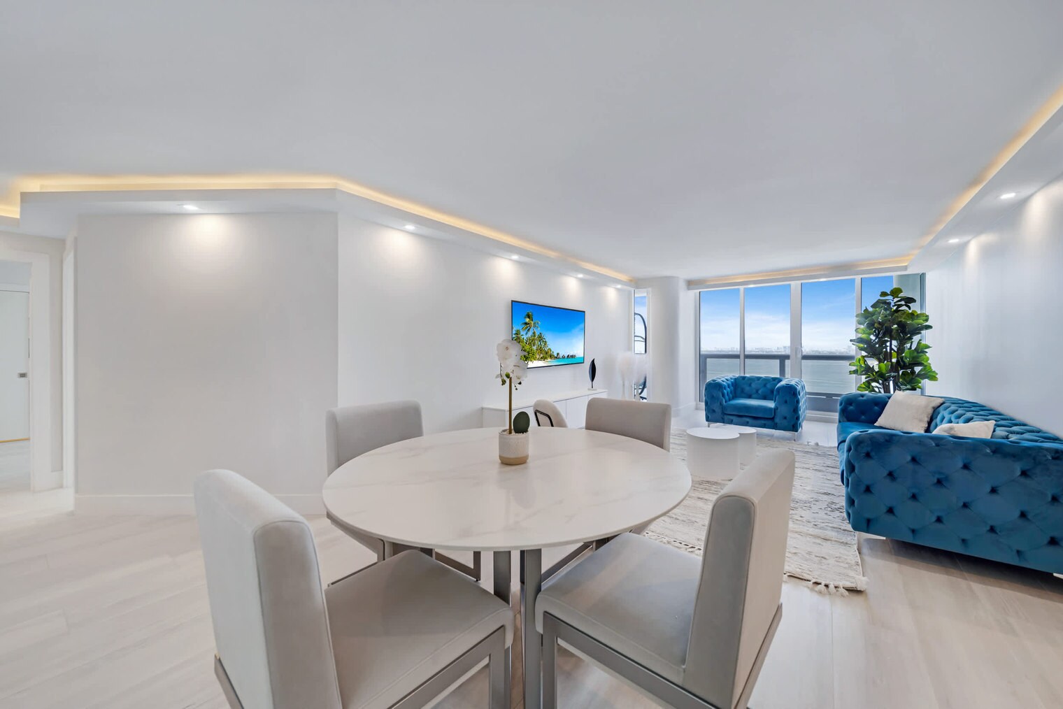 Building Photo - 1717 N Bayshore Dr