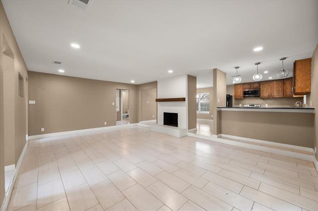 Building Photo - 5806 Village Glen Trail