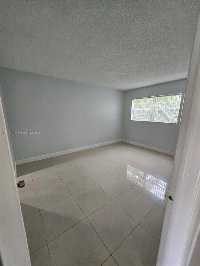 Building Photo - 8101 SW 73rd Ave