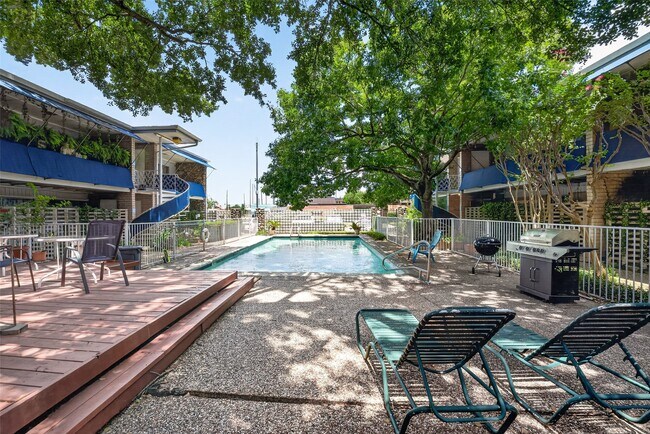 Building Photo - 3271 Sul Ross St