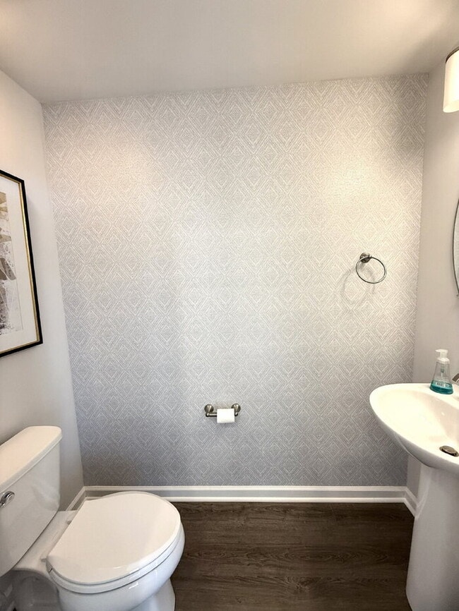 Building Photo - Modern 3-Bedroom Bethany Model Condo in Co...