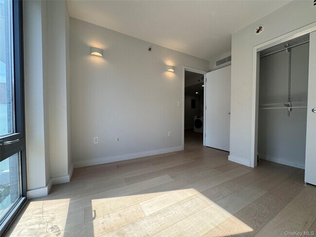 Building Photo - 136-80-13641 41st Ave