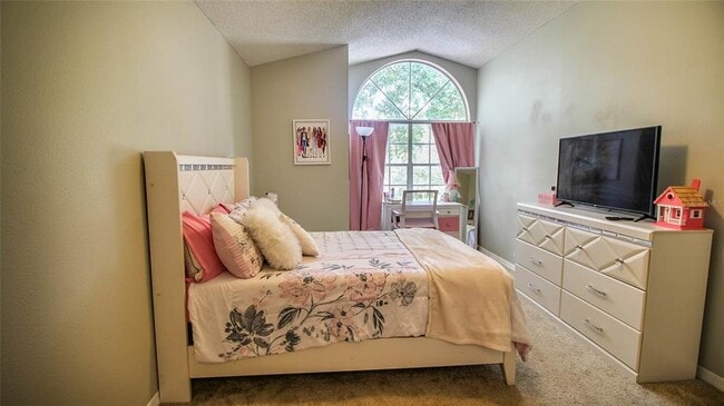 Building Photo - 913 Red Dandy Dr