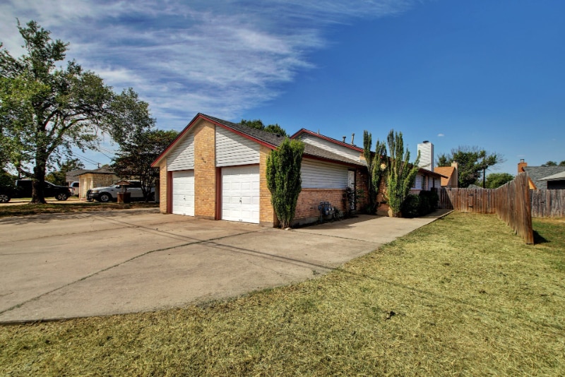 Building Photo - 619 Luther Dr