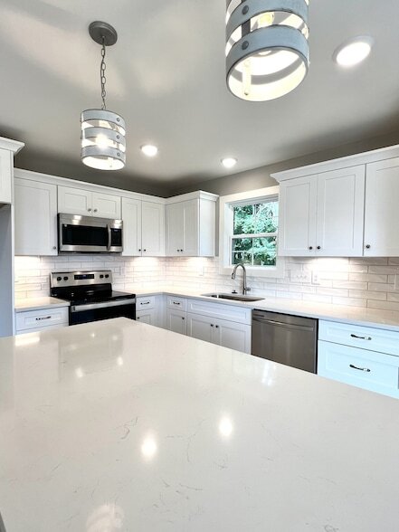 Building Photo - 713 Hollie Wy