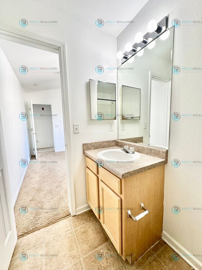 Building Photo - 200 Talus Way