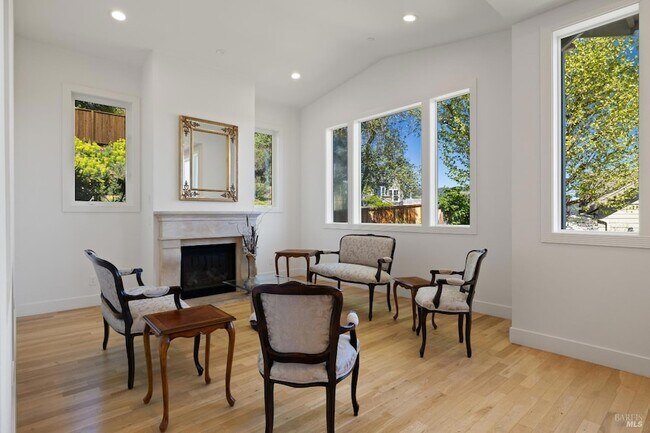 Building Photo - 43 Baywood Terrace