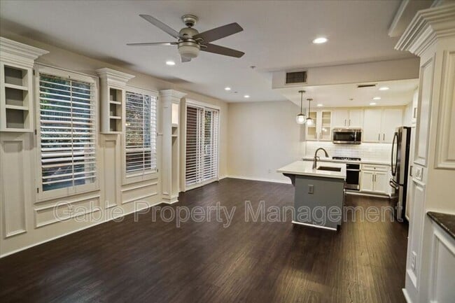 Building Photo - 27023 Fairway Ln