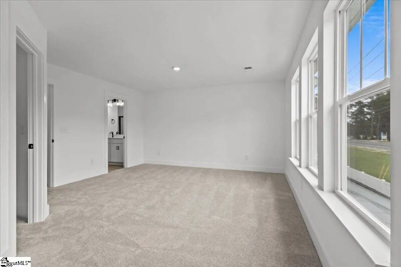 Building Photo - 208 Curhill Ln