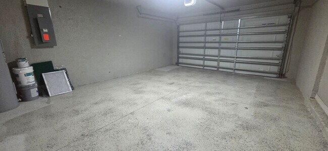 Building Photo - Duplex for rent
