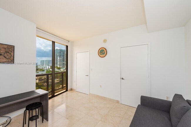 Building Photo - 16275 Collins Ave