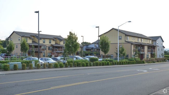 Building Photo - McCallister Village
