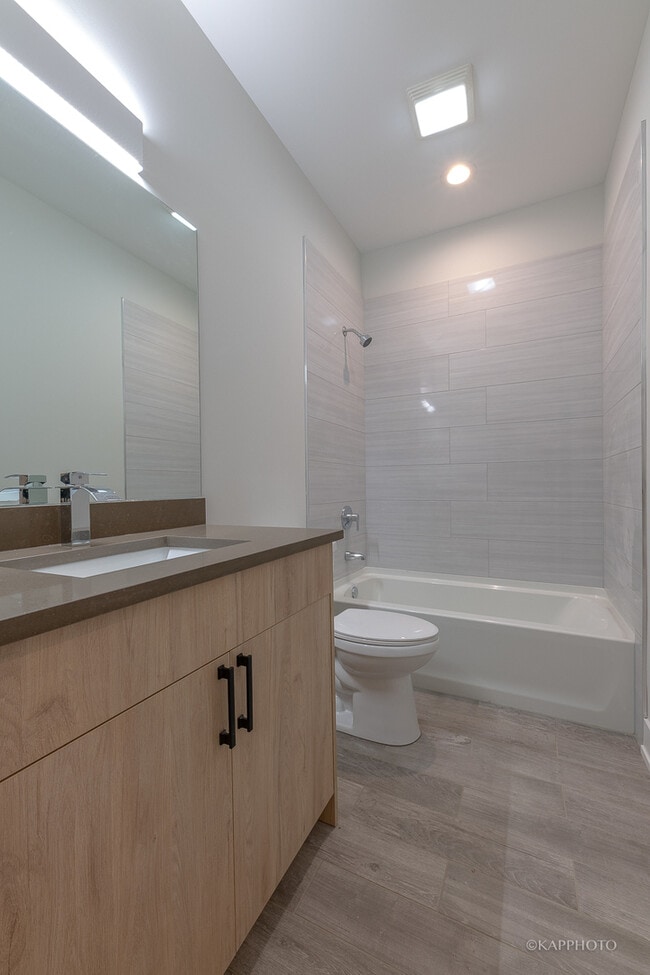 Building Photo - 4021 N Keystone Ave