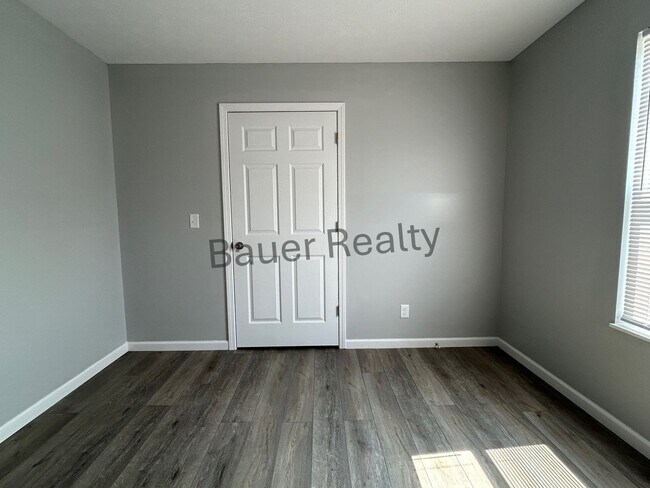 Building Photo - jv223