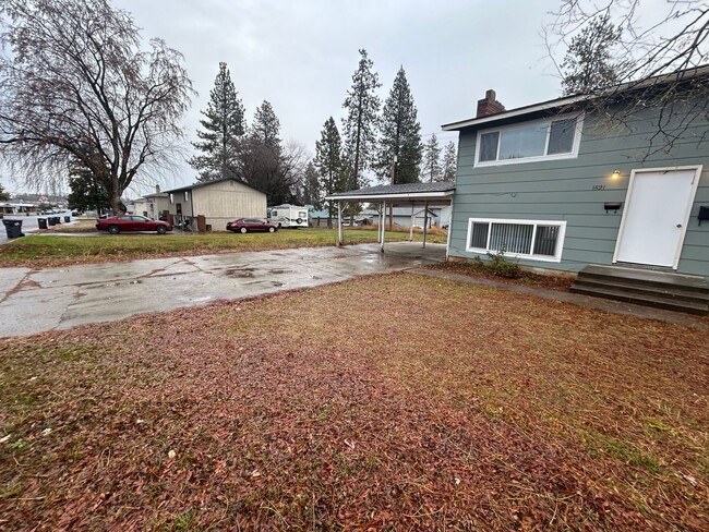 Building Photo - 1519-1521 3rd St Duplex in Cheney!