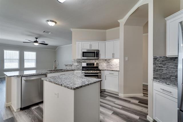 Building Photo - 9604 Palm Valley Dr