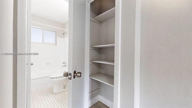 Building Photo - 891 SW 5th St