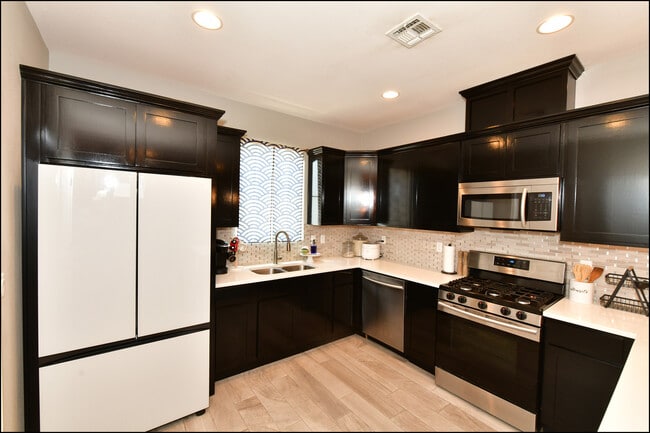 Building Photo - 13187 Borwick Rd