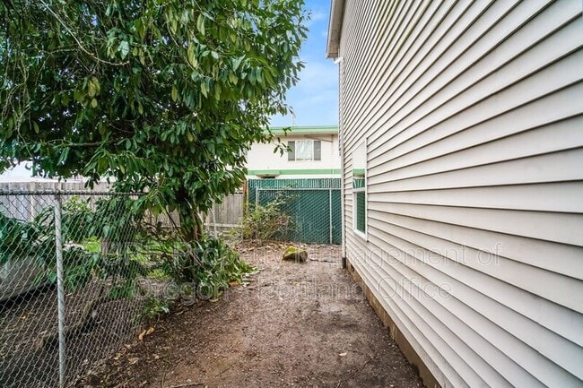 Building Photo - 2619 SE 125th Ave