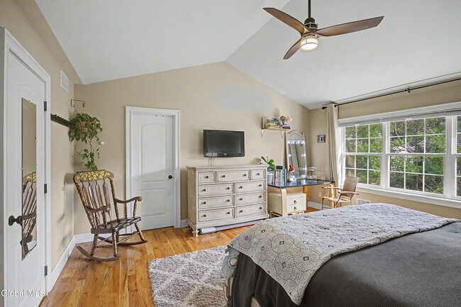 Building Photo - 8 Furlong St