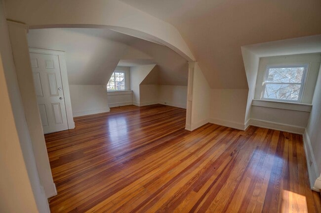 Interior Photo - 5708 Pimlico Rd