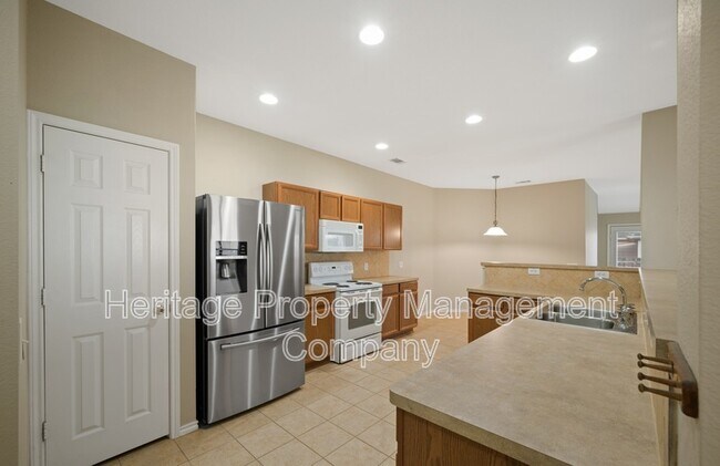 Building Photo - 5125 Knollwood