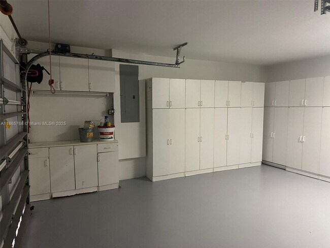 Building Photo - 5120 SW 159th Ave