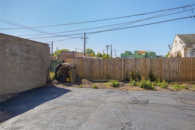 Building Photo - 4911 Tillman Ave