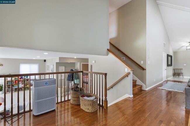 Building Photo - 342 Newcastle Ln