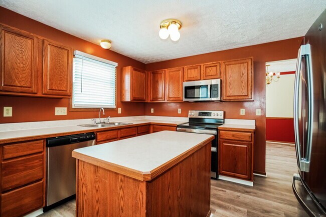 Building Photo - 9400 Magnolia Way