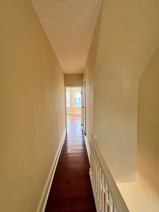 Building Photo - 838 Smith St