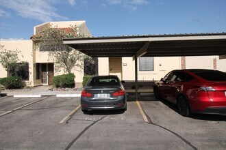 Building Photo - 2486 N Ironwood Ridge Dr