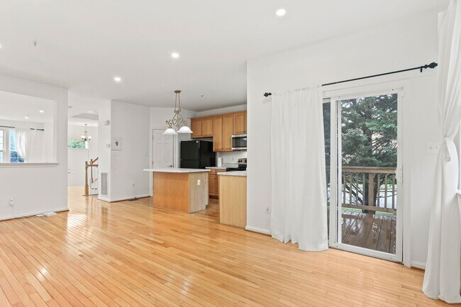 Building Photo - 20 Castle Garden Ct