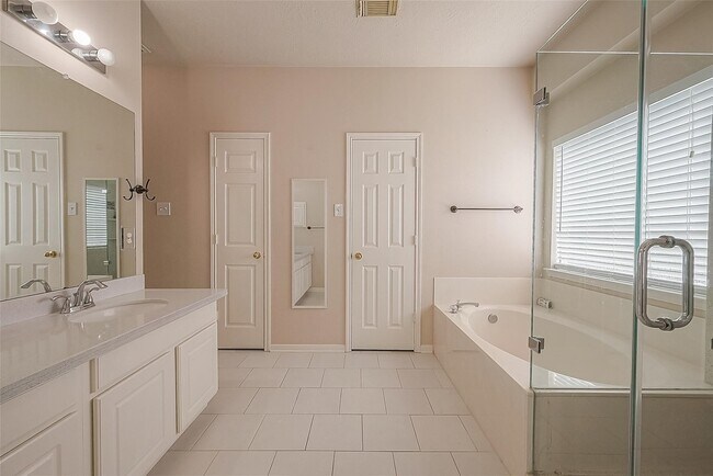 Building Photo - 8923 Aber Trail Ct
