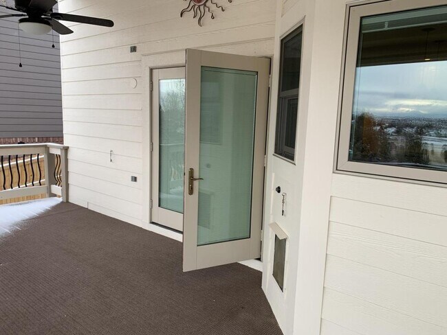 Building Photo - 20313 Vista Cir