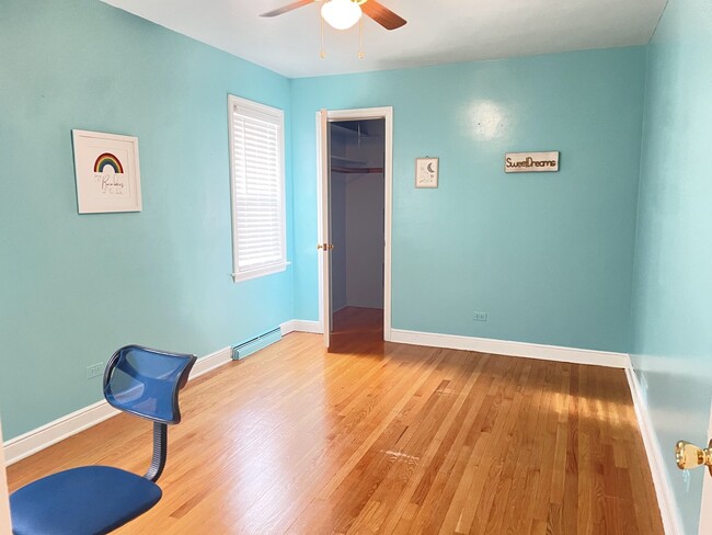 Building Photo - 3938 W 84th St
