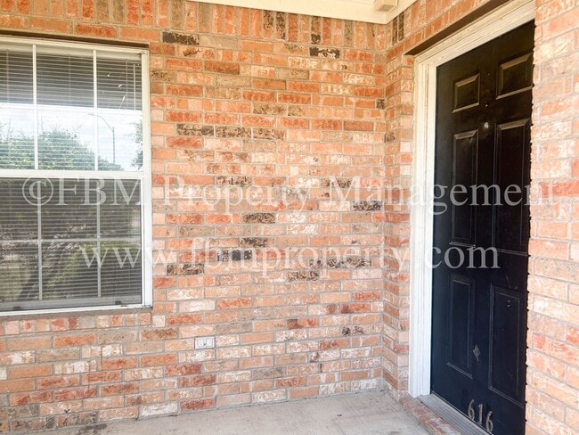 Building Photo - 616 Biloxi Dr