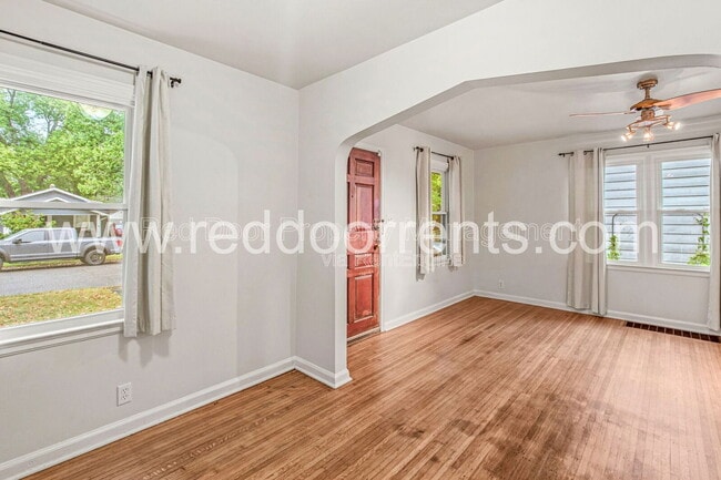 Building Photo - 4925 Crittenden Ave