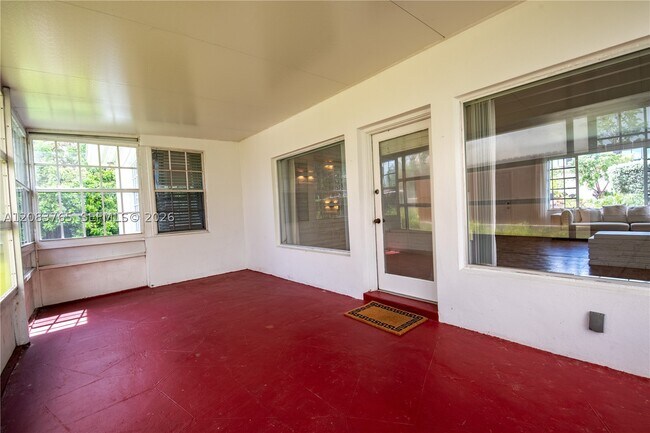 Building Photo - 85 S Hibiscus Dr