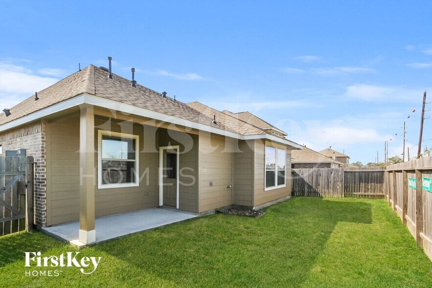 Building Photo - 331 American Black Bear