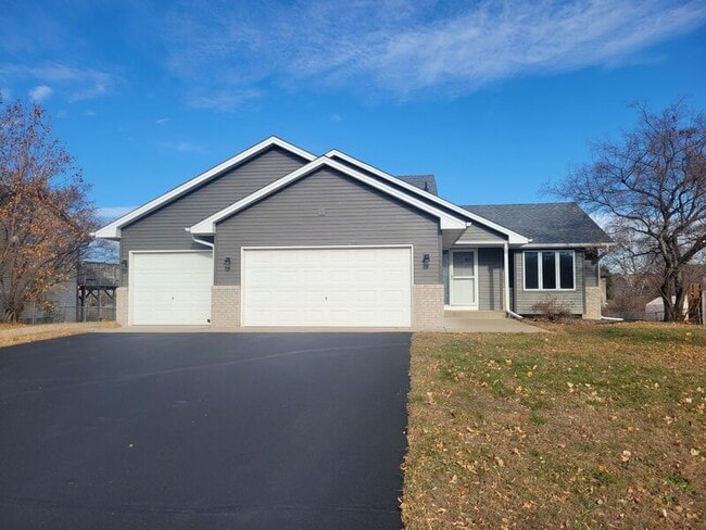 Building Photo - 5041 Mitchell Rd