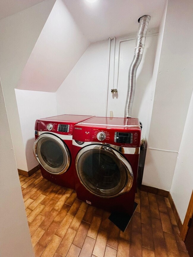 Building Photo - 625 13th St