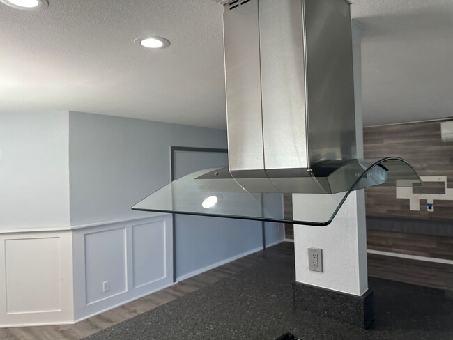 Building Photo - Free Perks, Spacious 4-Bedroom, 3-Bath Home!