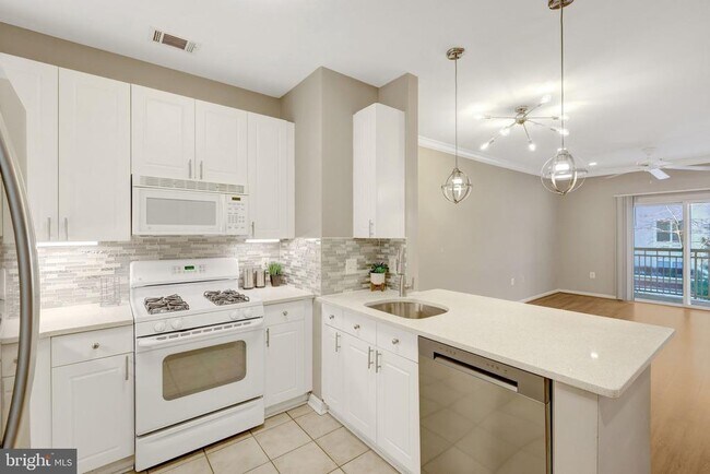 Building Photo - 2791 Centerboro Dr