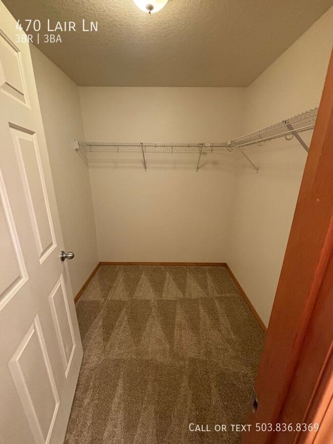 Building Photo - 470 Lair Ln