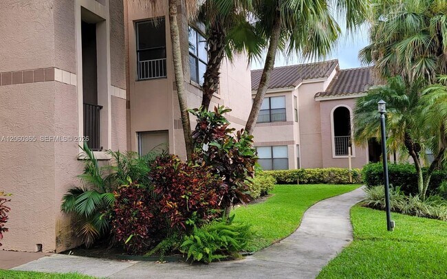 Building Photo - 2926 S University Dr