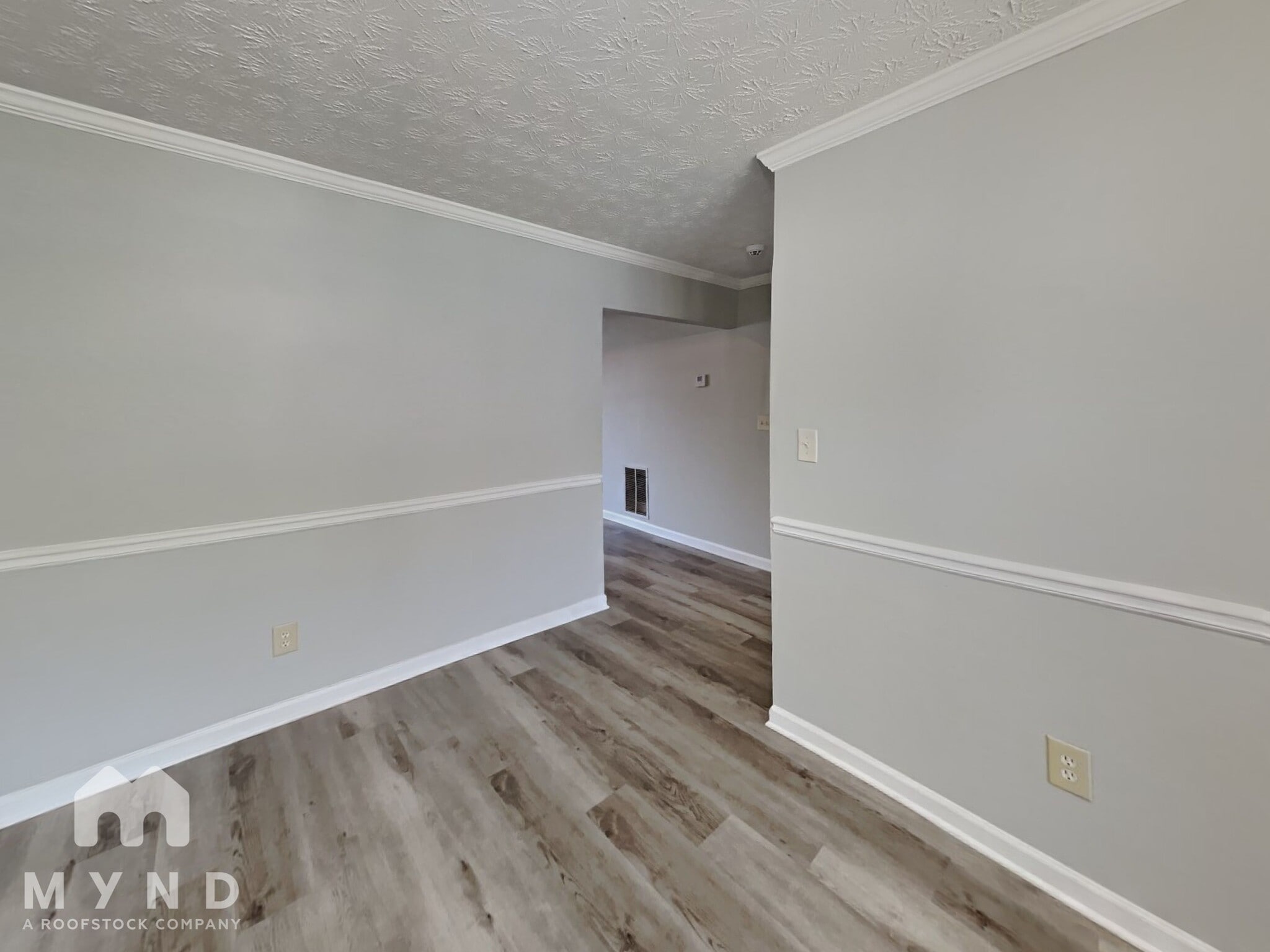 Building Photo - 605 Kings Pl