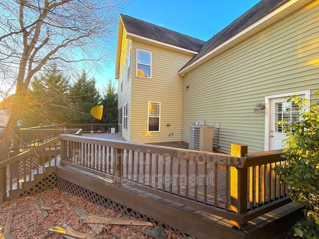 Building Photo - 5200 Craftsman Ridge Dr