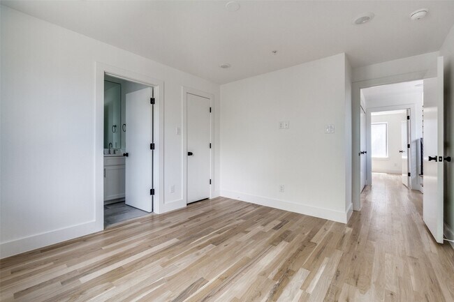 Building Photo - 1612 Grigsby Ave