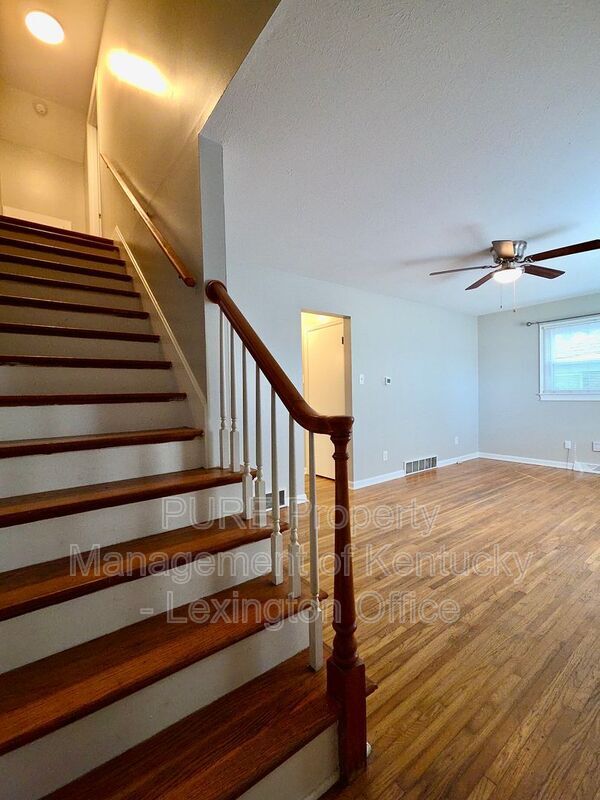 Building Photo - 2216 Winterberry Dr